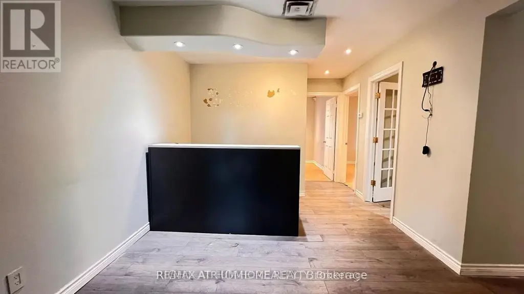 2nd B - 6024 Yonge Street, Toronto (Newtonbrook West)